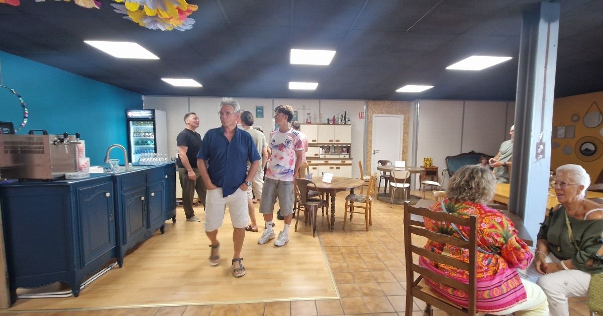 bar