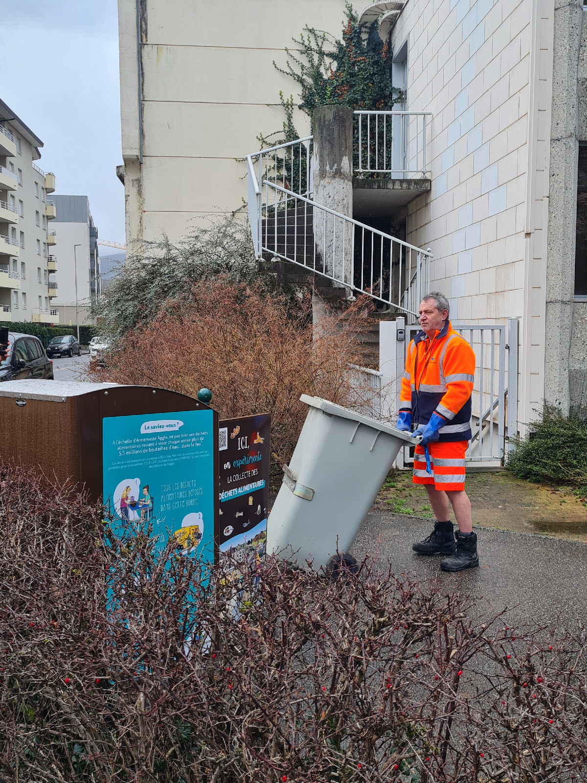 Collecte des bornes déchets alimentaires Annemasse