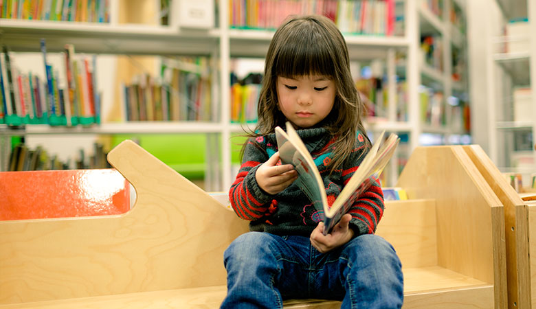 enfant bibliothèque