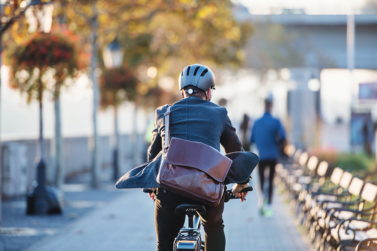 homme sur vélo